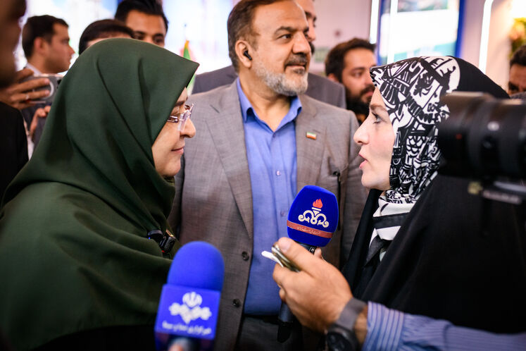 بازدید فاطمه مهاجرانی، سخنگوی دولت از بیست‌ونهمین نمایشگاه بین‌المللی نفت، گاز، پالایش و پتروشیمی