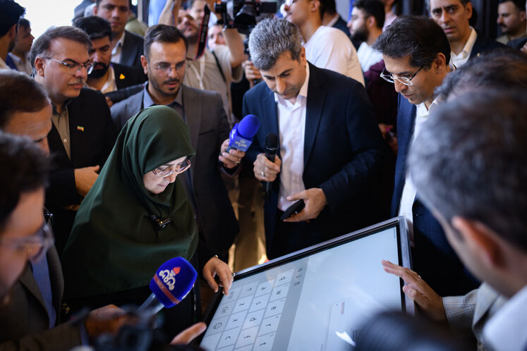 بازدید فاطمه مهاجرانی، سخنگوی دولت از بیست‌ونهمین نمایشگاه بین‌المللی نفت، گاز، پالایش و پتروشیمی