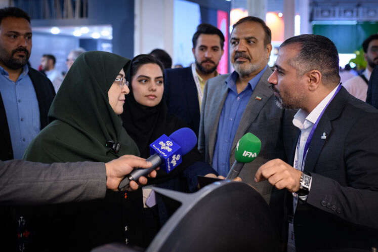 بازدید فاطمه مهاجرانی، سخنگوی دولت از بیست‌ونهمین نمایشگاه بین‌المللی نفت، گاز، پالایش و پتروشیمی