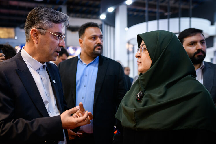 بازدید فاطمه مهاجرانی، سخنگوی دولت از بیست‌ونهمین نمایشگاه بین‌المللی نفت، گاز، پالایش و پتروشیمی