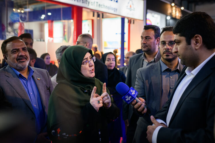 بازدید فاطمه مهاجرانی، سخنگوی دولت از بیست‌ونهمین نمایشگاه بین‌المللی نفت، گاز، پالایش و پتروشیمی