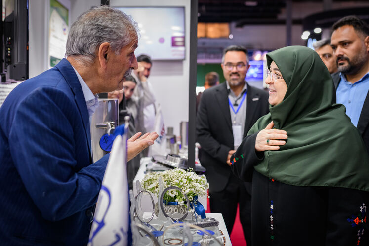 بازدید فاطمه مهاجرانی، سخنگوی دولت از بیست‌ونهمین نمایشگاه بین‌المللی نفت، گاز، پالایش و پتروشیمی