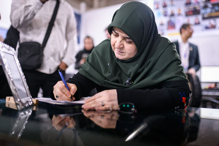 بازدید سخنگوی دولت از تحریریه رسانههای وزارت نفت