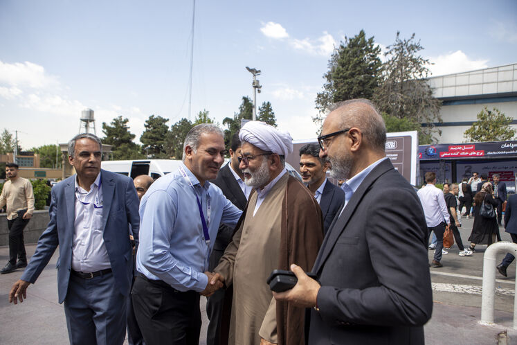 بازدید موسی احمدی، رئیس کمیسیون انرژی مجلس از بیست‌ونهمین نمایشگاه نفت ایران