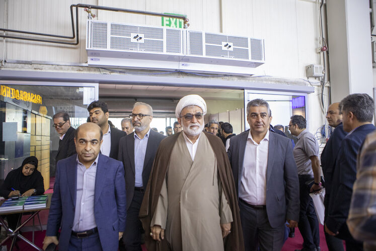 بازدید موسی احمدی، رئیس کمیسیون انرژی مجلس از بیست‌ونهمین نمایشگاه نفت ایران