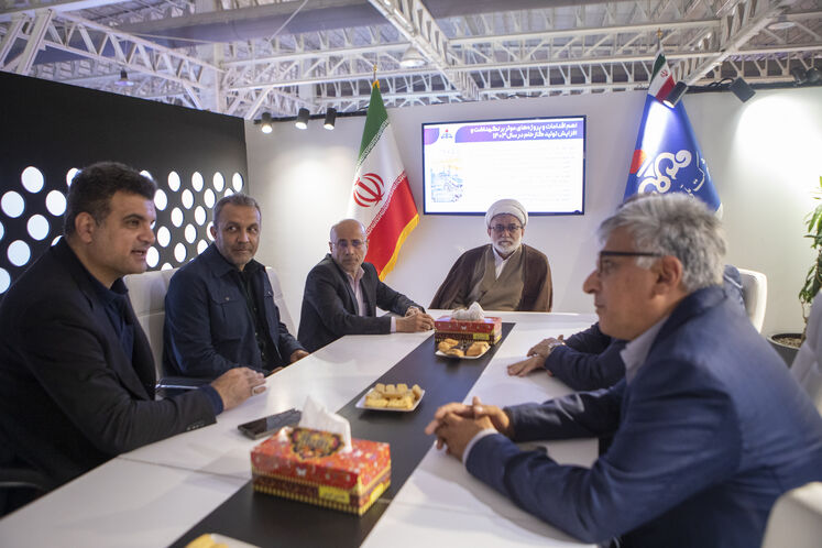 بازدید موسی احمدی، رئیس کمیسیون انرژی مجلس از بیست‌ونهمین نمایشگاه نفت ایران
