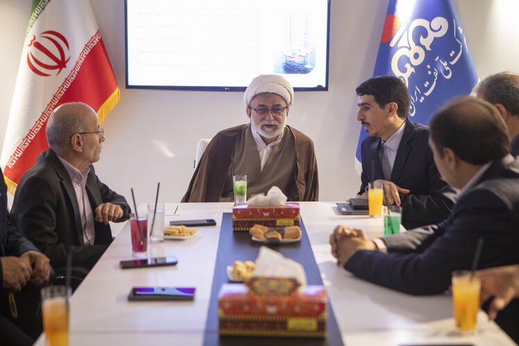 بازدید موسی احمدی، رئیس کمیسیون انرژی مجلس از بیست‌ونهمین نمایشگاه نفت ایران