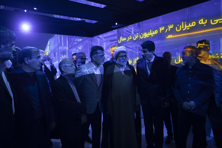 بازدید موسی احمدی، رئیس کمیسیون انرژی مجلس از بیست‌ونهمین نمایشگاه نفت ایران