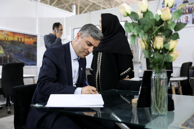 بازدید محمدرضا خسروینیکو، سرپرست دانشگاه صنعت نفت از تحریریه رسانههای وزارت نفت