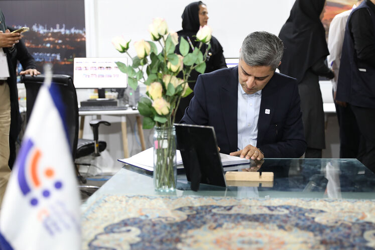 بازدید محمدرضا خسروینیکو، سرپرست دانشگاه صنعت نفت از تحریریه رسانههای وزارت نفت