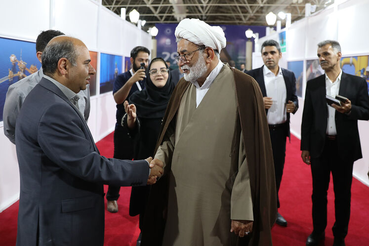 بازدید رئیس کمسیون انرژی مجلس از تحریریه رسانههای وزارت نفت