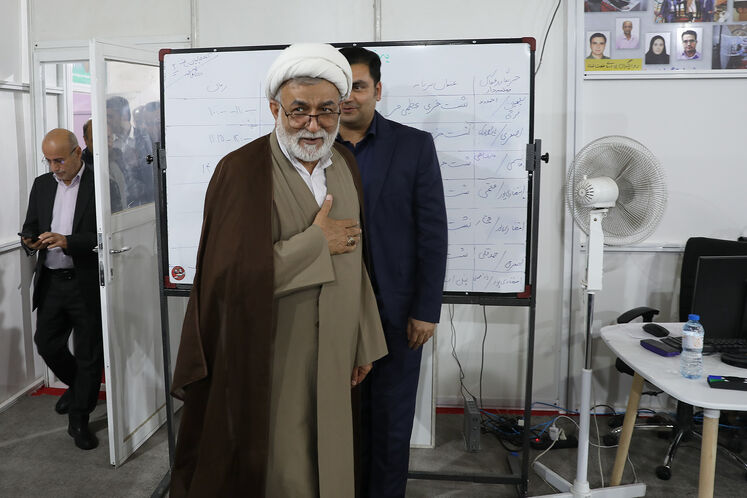 بازدید رئیس کمسیون انرژی مجلس از تحریریه رسانههای وزارت نفت