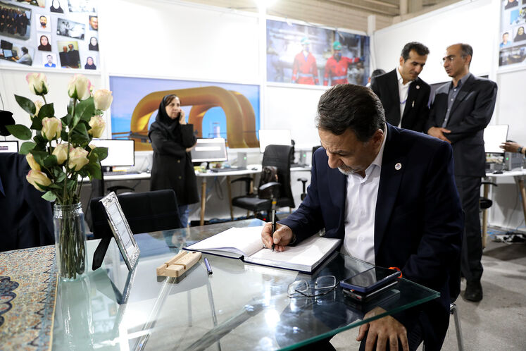 بازدید مدیرعامل شرکت انتقال گاز ایران از تحریریه رسانههای وزارت نفت