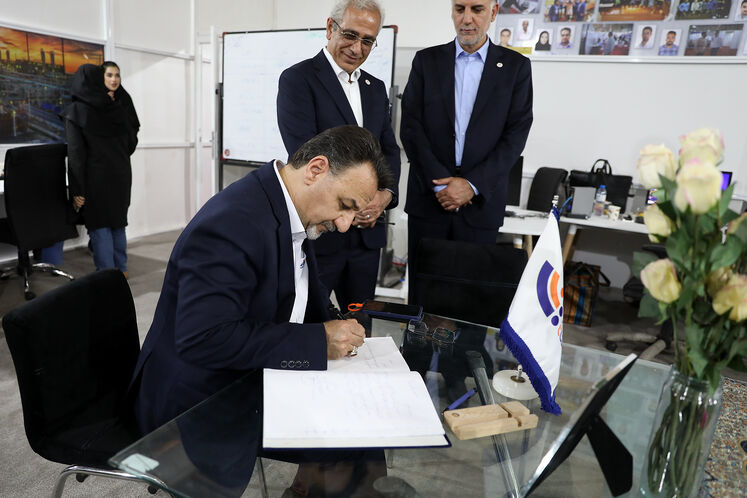 بازدید مدیرعامل شرکت انتقال گاز ایران از تحریریه رسانههای وزارت نفت