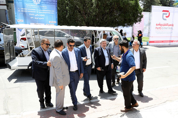بازدید الیاس حضرتی، رئیس شورای اطلاع‌رسانی دولت از بیست‌ونهمین نمایشگاه بین‌المللی نفت، گاز، پالایش و پتروشیمی
