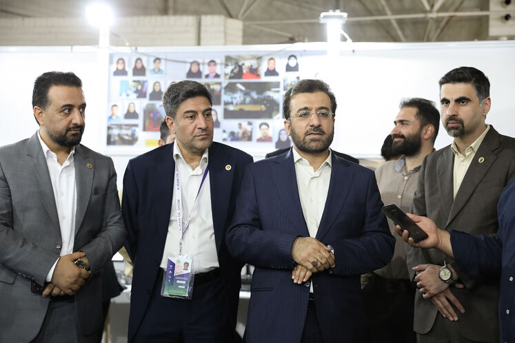 بازدید محمدحسین دانشفر، مدیرعامل شرکت نفت خزر از ستاد خبری وزارت نفت