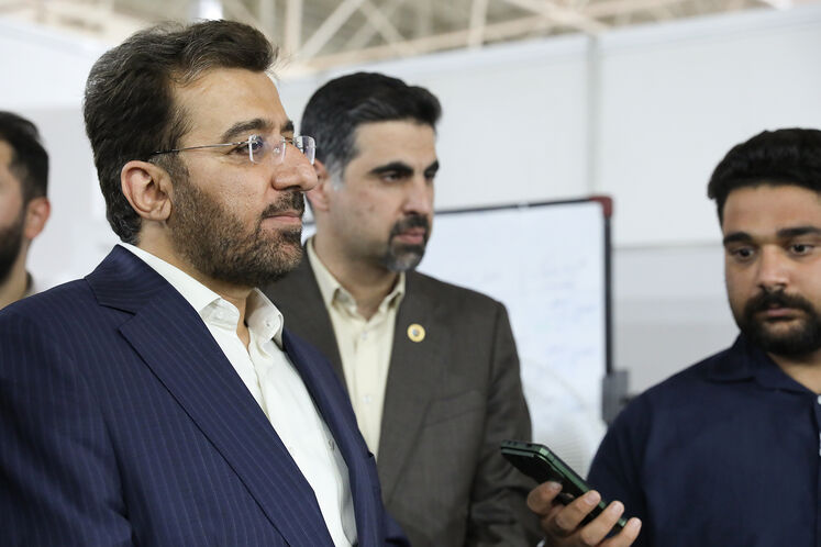 بازدید محمدحسین دانشفر، مدیرعامل شرکت نفت خزر از ستاد خبری وزارت نفت