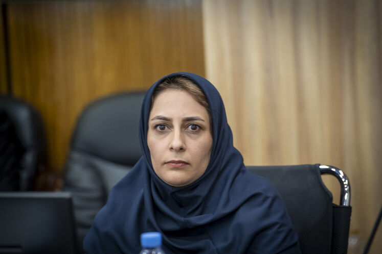 فاطمه دانشور، رئیس امور مجامع و دبیر هیئت مدیره شرکت ملی نفت ایران