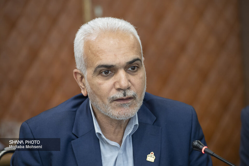 ایستادگی کارکنان نفت در شرایط حساس، شایسته قدردانی است