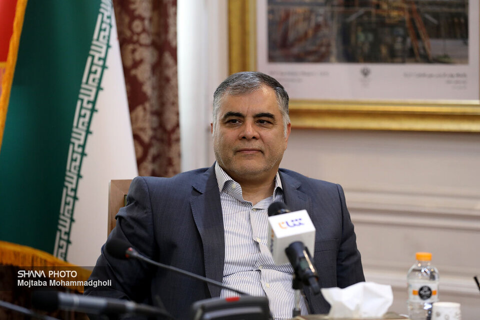 عیدانه وزیر نفت به کارکنان صنعت نفت/ رفع محدودیت سقف اول حقوق و مزایای مستمر عیدانه وزیر نفت به کارکنان صنعت نفت/ رفع محدودیت سقف اول حقوق و مزایای مستمر