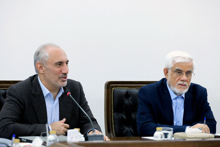 محمدرضا عارف، معاون اول رئیسجمهوری و سیدحمید پورمحمدی، رئیس سازمان برنامه و بودجه