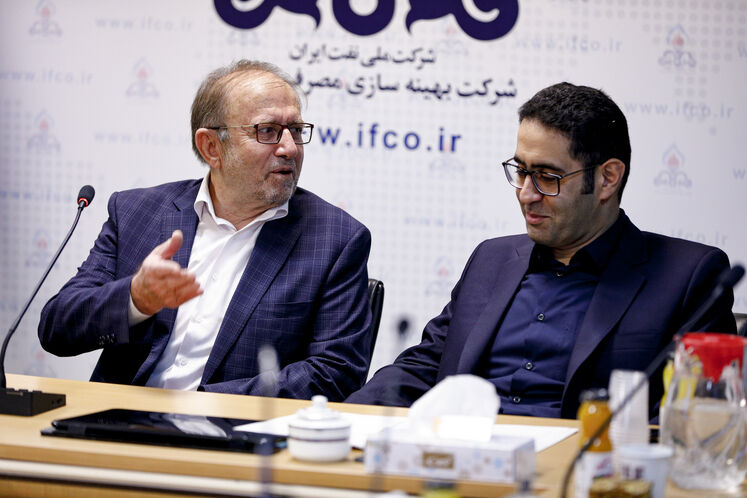 محسن محمدپور، سرپرست شرکت بهینه‌سازی مصرف سوخت و برات قبادیان، رئیس هیئت مدیره شرکت بهینه سازی مصرف سوخت