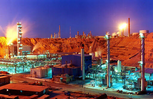 آتشسوزی در پتروشیمی خارک مهار شد آتشسوزی در پتروشیمی خارک مهار شد