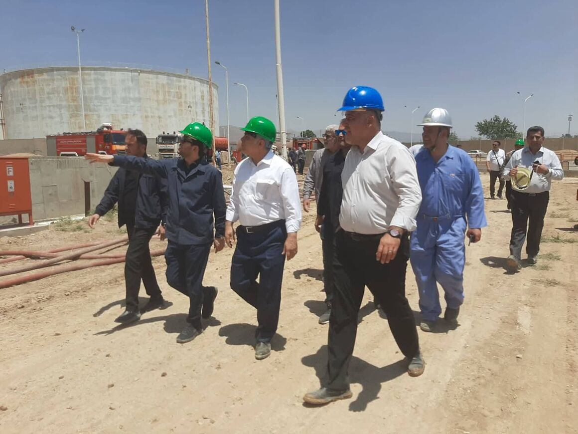 Oil minister visits Rey oil depot after attack