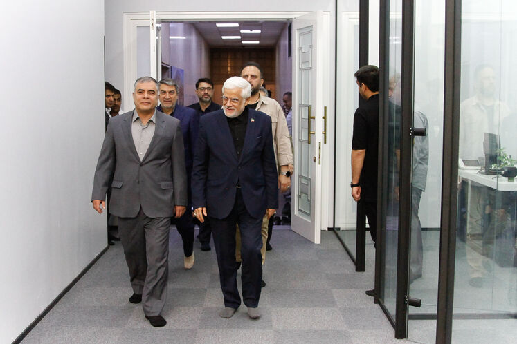 حضور محمدرضا عارف، معاون اول رئیس‌جمهوری در وزارت نفت