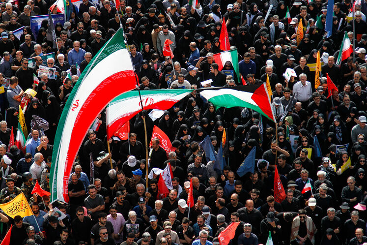 تشییع پیکر مطهر شهدای اقتدار در تهران