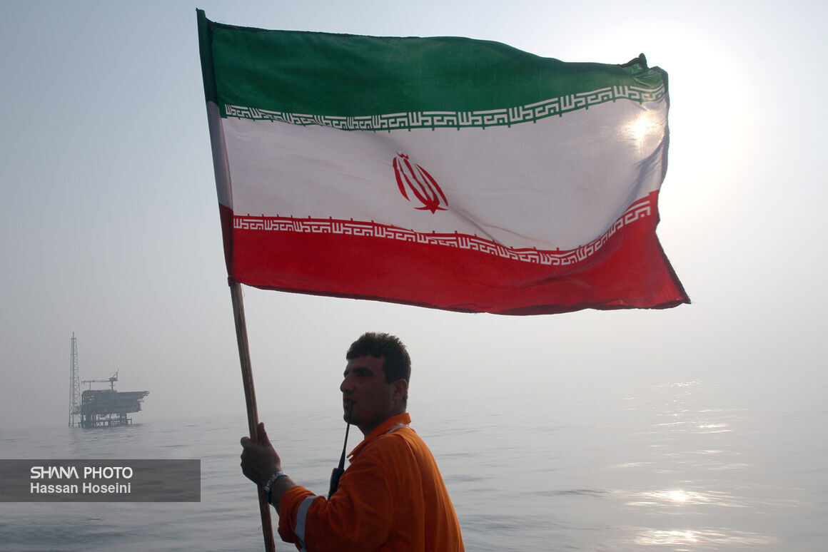 Oil industry staff at the forefront of Iran’s economic resilience