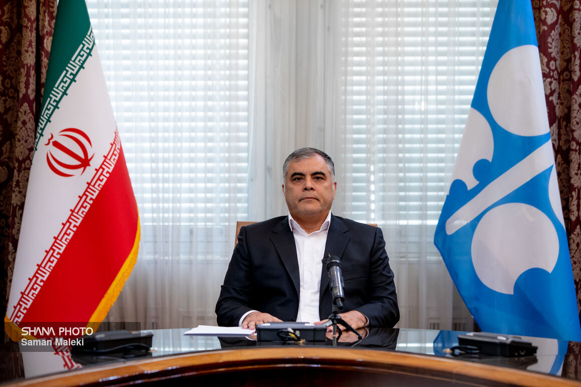 Paknejad calls for peaceful pathways in global energy