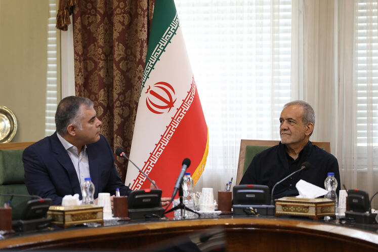 President Pezeshkian visits Oil Ministry