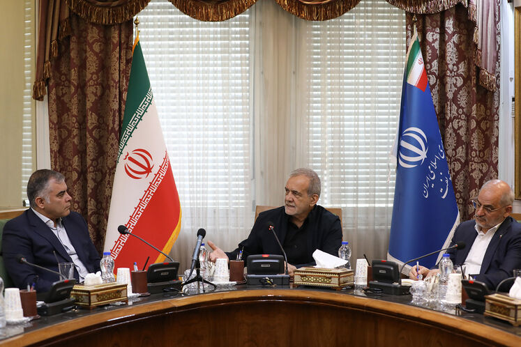 President Pezeshkian visits Oil Ministry