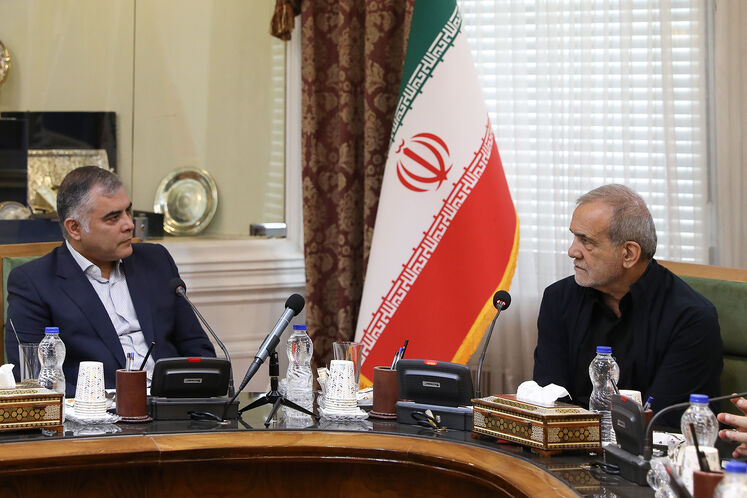 President Pezeshkian visits Oil Ministry