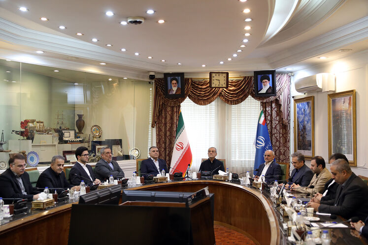 President Pezeshkian visits Oil Ministry