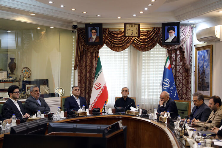 President Pezeshkian visits Oil Ministry
