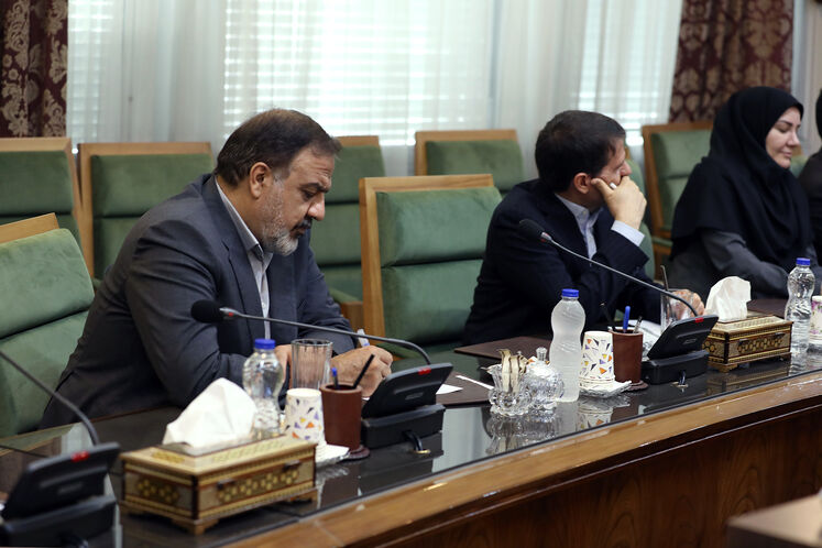 President Pezeshkian visits Oil Ministry