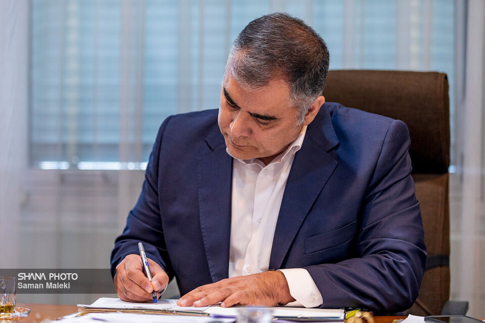 تبریک روز خبرنگار از سوی وزیر نفت/ رسانه، پلی میان حقیقت و تصمیم‌سازان