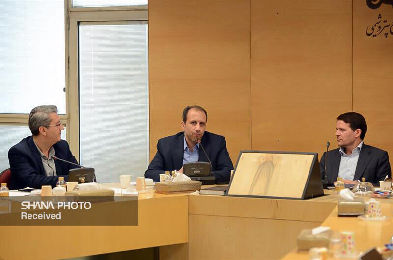 نقش مؤثر پتروشیمیها در مدیریت بحران نقش مؤثر پتروشیمیها در مدیریت بحران