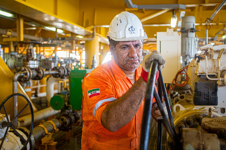 تعمیرات اساسی سکوی گازی SPD20 پارس جنوبی