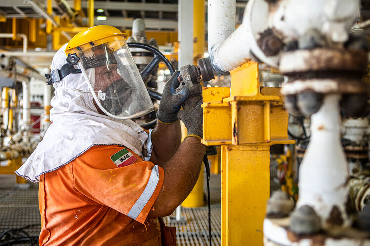 تعمیرات اساسی سکوی گازی SPD20 پارس جنوبی