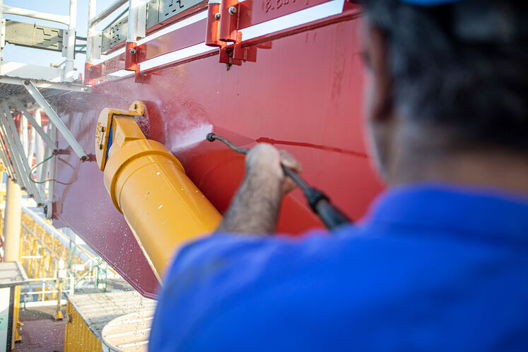 تعمیرات اساسی سکوی گازی SPD20 پارس جنوبی