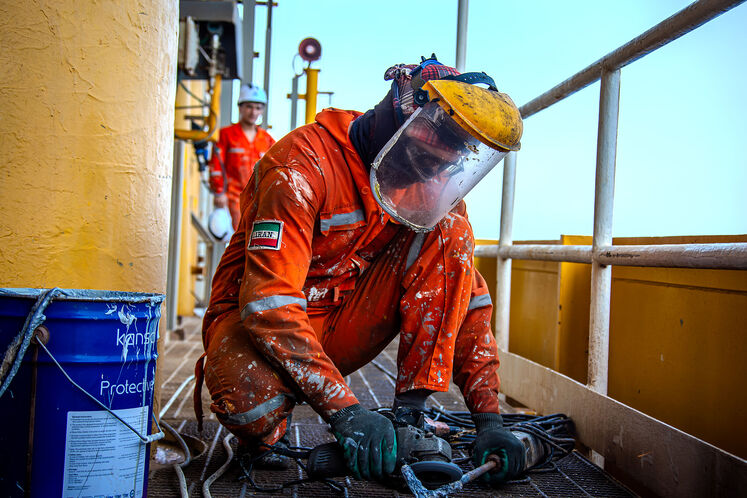 تعمیرات اساسی سکوی گازی SPD21 پارس جنوبی