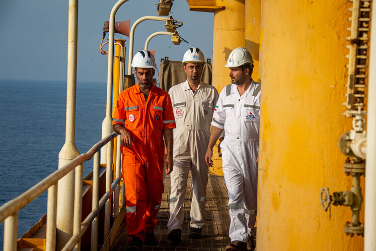 تعمیرات اساسی سکوی گازی SPD21 پارس جنوبی