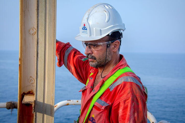 تعمیرات اساسی سکوی گازی SPD21 پارس جنوبی