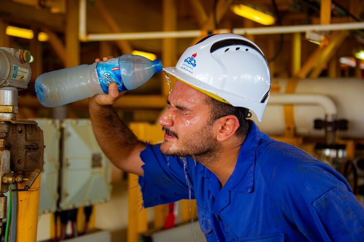 تعمیرات اساسی سکوی گازی SPD21 پارس جنوبی