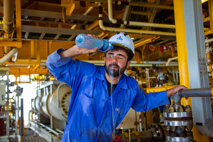 تعمیرات اساسی سکوی گازی SPD21 پارس جنوبی