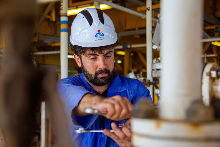 تعمیرات اساسی سکوی گازی SPD21 پارس جنوبی