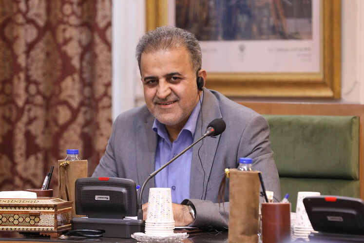    سید علی‌محمد موسوی، معاون وزیر در امور بین‌الملل و بازرگانی و نماینده ایران در هیئت عامل اوپك و مجامع بین المللی انرژی


